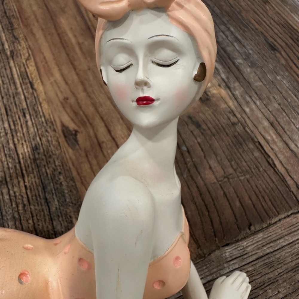Vintage Style Ceramic Bathing Beauty Figurine - Picture 3 of 4